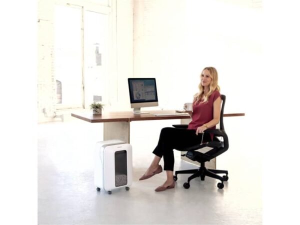 Distruggidocumenti uso moderato Fellowes LX201 - P-5 - 22 L - taglio a microframmenti 2x12 mm - bianco 5050101