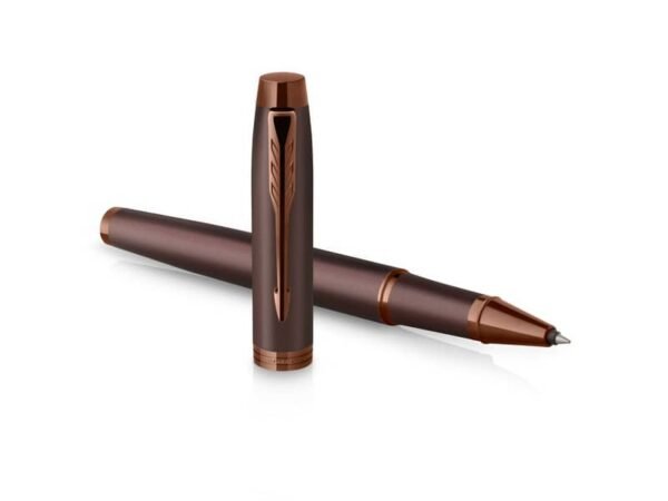 Penna roller monocromatica Parker punta fine nero finitura bordeaux 2190513